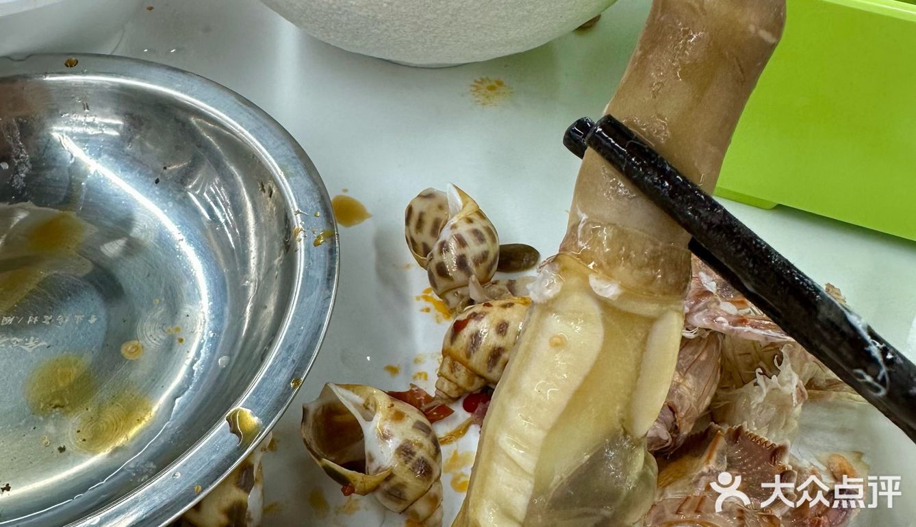 李女士又来她的食堂吃饭啦