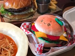 -三勾JJJ Burger&Coffee(梅溪湖店)