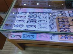 -世纪大明眼镜·蔡司战略授权店(汉街店)