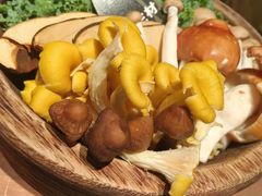 -三出山火锅(南京万象天地店)