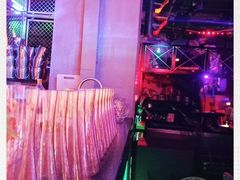 -UP嘻哈酒吧(粉巢店)