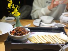 澳洲牛肉粒配薄饼-嘉良驿园·江南雅宴(旗舰店)