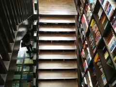 -钟书阁(松江泰晤士小镇店)