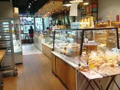 面包甜点陈列柜-匠造烘焙(上海湾店)