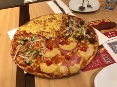 黄金四合一披萨-必胜客(WOW中心城店)