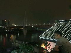 -屋顶顶城市·江景酒店-客房部