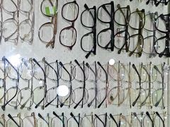 -三叶眼镜城批发市场(上海火车站店)