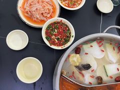 -周良天山牛杂城(天山路总店)