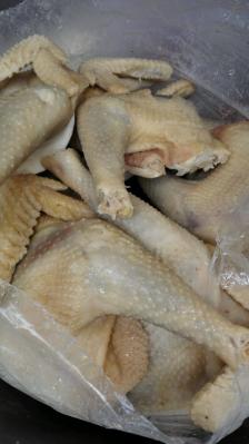 鸡房重地盐水鸡(大安店)-"盐水鸡.这种吃法很新鲜.整只鸡用盐卤水.