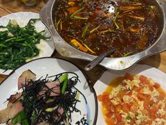 -乡土特色.冷锅鱼.牦牛肉汤锅