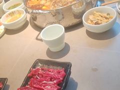 -宴全牛粤来越牛潮汕鲜牛肉火锅(海州万达广场店)