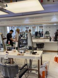 -镁连社·美联社