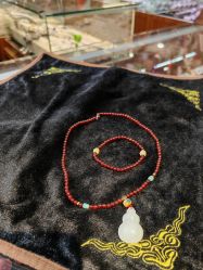 -灵彩珠宝(朗香街店)