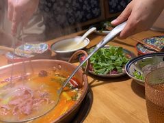 -洱火云南酸菜牛肉火锅(石景山当代商城店)