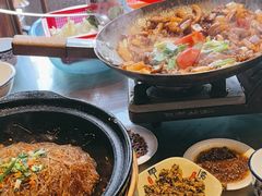 -富正毅三下锅·湘西韵味(天门山索道店)