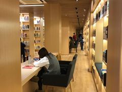 -漕河泾街道图书馆(漕河泾社区文化活动中心店)