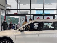 -上海宝信宝马4S店