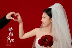 -雪中彩影婚纱摄影·微光艺术中心