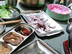 -围炉肉舍•炭烤活鳗•丹东海鲜烤肉(步行街店)