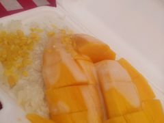 -芒果糯米饭摊子