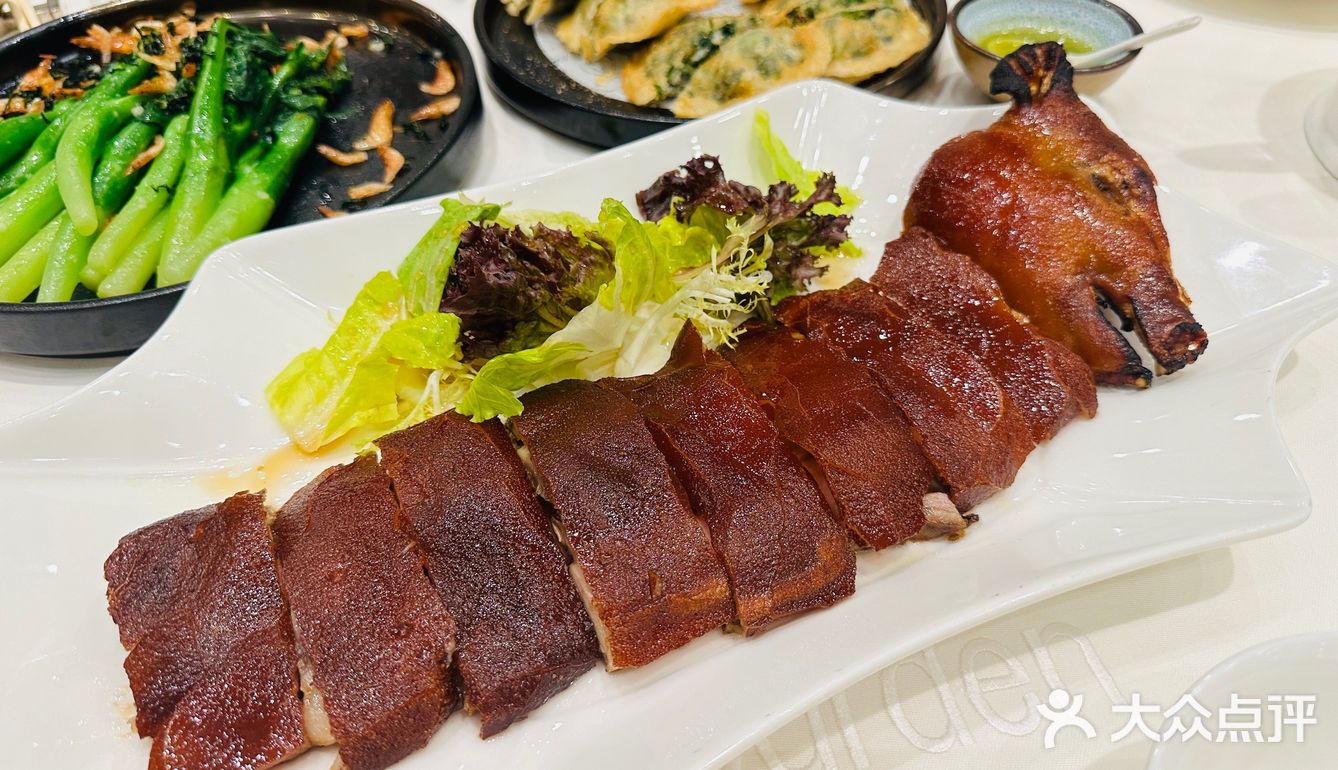 不愧是推荐即烧脆脆，BB猪🐷，京城能吃到的[调皮]烤乳猪的天花板