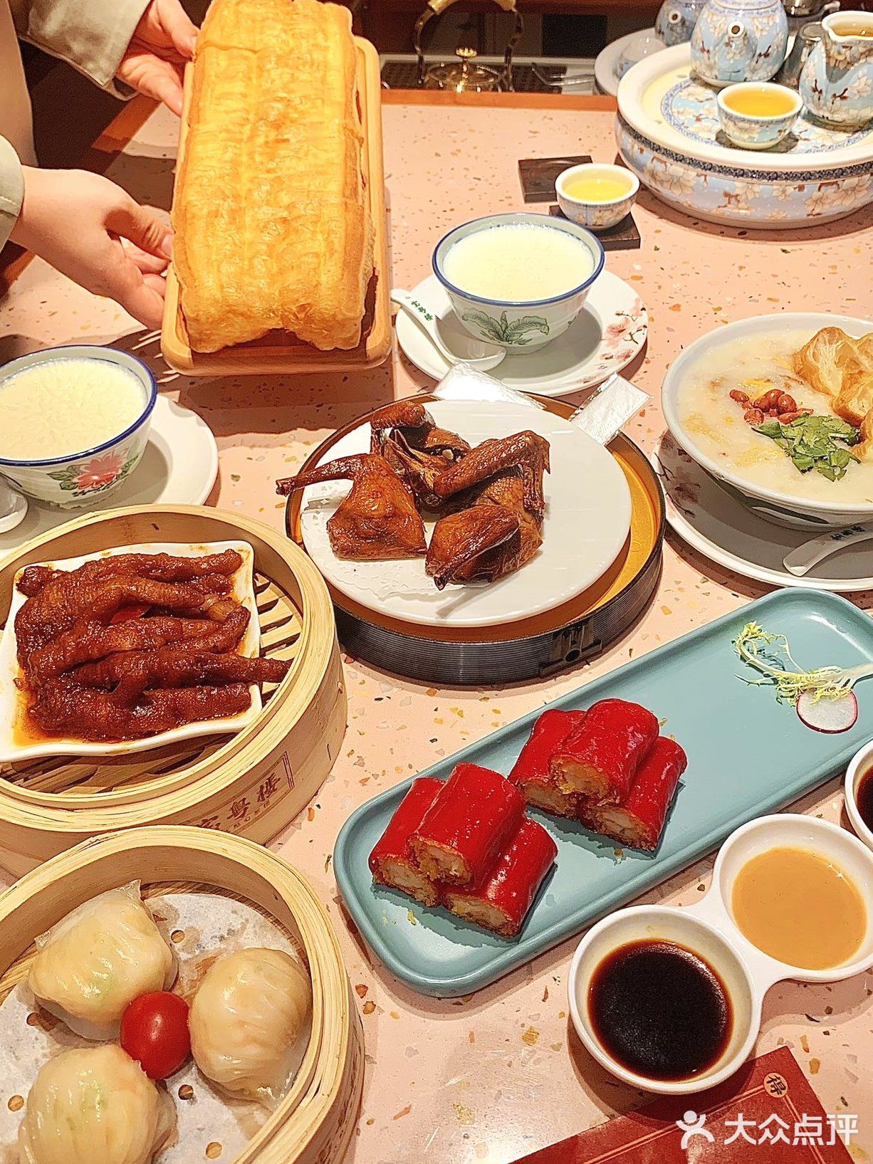 没想到正宗的广式点心店，松江也有了！