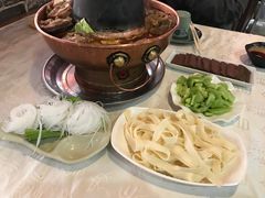 -羊家胡同·龙虾烧烤火锅(龙汇路店)