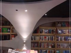-钟书阁(珍园店)