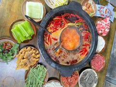 -黄潇洒老火锅(九眼桥宏济巷店)