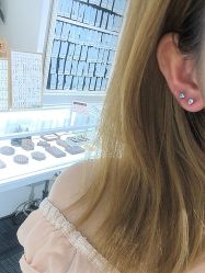 -AI艾耳·专业手工耳洞·穿孔美学馆