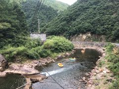 -安吉龙王山峡谷漂流