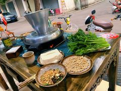 -谭记石锅鱼府(三道堰店)