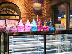 面包甜点陈列柜-皇冠幸福里动物奶油生日蛋糕(万达店)