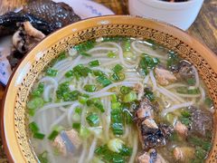 -正宗李家土鸡米线店