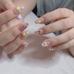 点击看大图 -Fanni美甲美睫皮肤管理