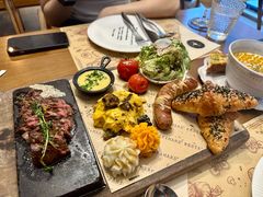 -Mark&Mars Restaurant