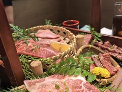 -山川小町·极番烧肉(新地假日广场店)