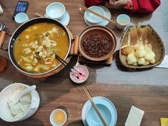 -有红鸡毛店·川菜(建设路店)