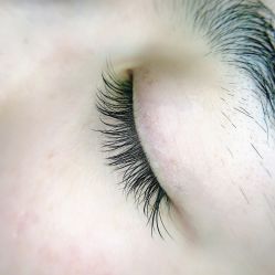 -潮店·虞妃妮轻奢美甲美睫馆
