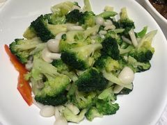 拍蒜香炒西兰花-北李妈妈菜·海肠捞饭(高新万达店)