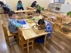 -瑞恩宝感统训练·语言提升·蒙氏托育中心