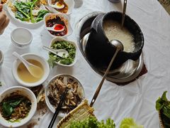 -鲁朗纳麦石锅鸡庄园