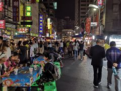 -六合夜市
