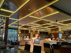 -大中华希尔顿酒店-念自助餐·嗨啤·小龙虾