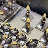 六福珠宝真的太可啦！新年戴金年年有金！