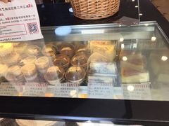 -红宝石·鲜奶小方·海派西点房(南丹店)