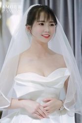 -现代经典婚纱摄影