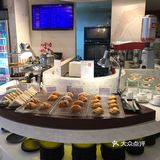 普吉岛回国登机前进贵宾休息厅休息