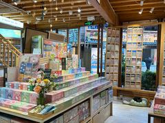 -猫的天空之城概念书店(丽江古城饮玉巷店)