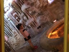 -泉城欧乐堡戏水湾艺术养生温泉